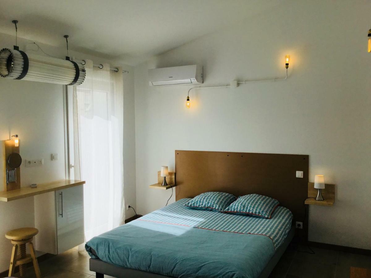 נרבון Gite Blanco Y Madera מראה חיצוני תמונה